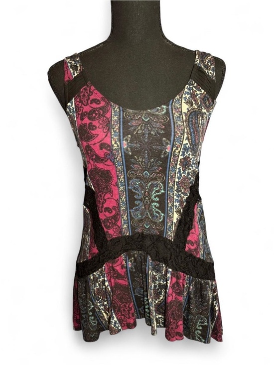 Daytrip Tops - Daytrip Paisley Panel Tank Top in Pink and Black